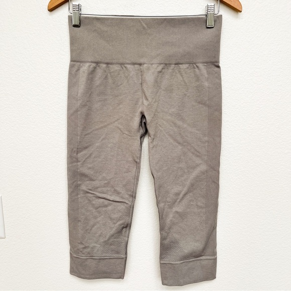 Lululemon Seamless Cropped Leggings Size